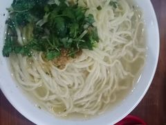 -郧阳酸浆面黄家面馆(郧阳路店)