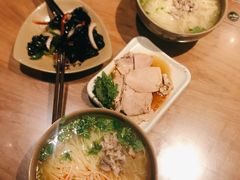 -亮亮面馆(经六路店)