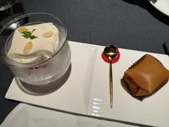 鲜虾春卷配杏仁豆腐-广舟(千禧店)