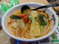 -蒙自源米线大王(花园城商场店)