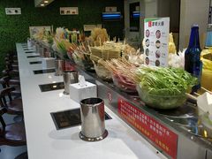 自助取餐区-百品聚旋转火锅(万德庄店)