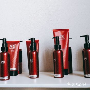 1. 每个毛囊生长2—3根头发,头发一个月生长约为1