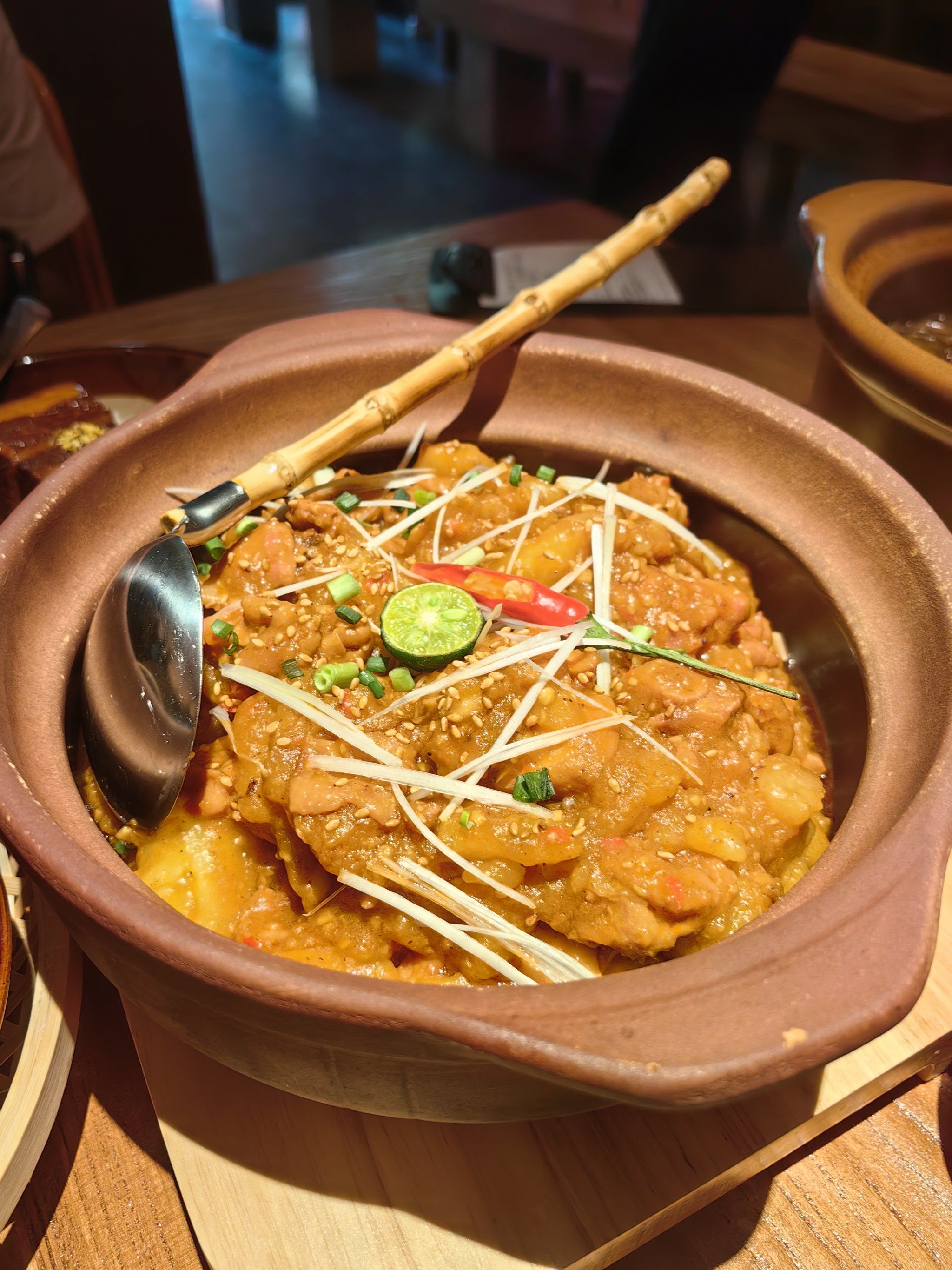 色香味俱全,环境优美的饭店,每一个角落都