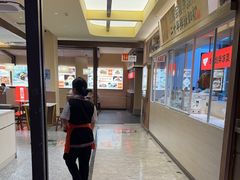 -阿瓦山寨·湘菜现炒·剁椒鱼头王(咸阳总店)