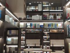 -钟书阁(群光广场店)