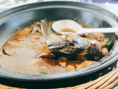 红烧鱼头豆腐-秋香鱼馆(世凹桃园店)