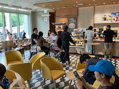 -星巴克臻选(莘庄仲盛店)