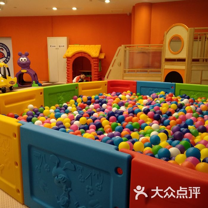 艾贝瑞国际亲子游泳中心
