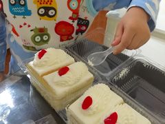 -红宝石·鲜奶小方·海派西点房(金杨店)