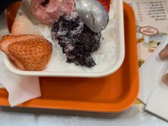 雪山草莓白雪冰-满记甜品(巴黎春天宝山店)