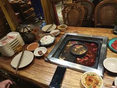 -老牌坊云南鱼豆花火锅(爱建店)
