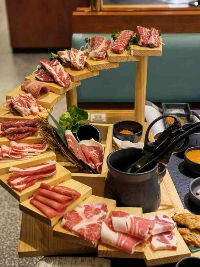 黑牛黑猪烤肉专门店(环球中心店)-"感觉是各方面都对不起他价格的一家