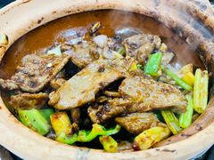 生啫牛舌-天宝食坊·啫啫煲大排档(西华路店)