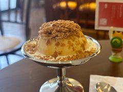 -Café Monson