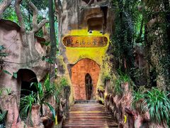 -天门沟九州驿站树上汤泉