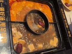 -老牌坊云南鱼豆花火锅(哈西万达店)