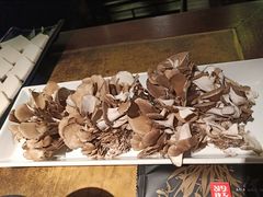 鲜舞茸-左庭右院鲜牛肉火锅(新梅广场店)