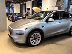 -TESLA 特斯拉(上海太古汇体验店)