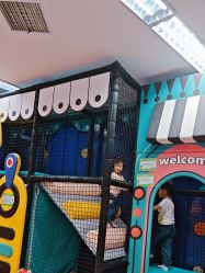 -孩子王童乐园(西安万象城店)
