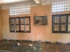 -吐斯廉屠杀博物馆