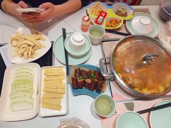 -黄记煌三汁焖锅(新佳丽江汉路店)