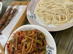 -歹歹的加个面过油肉拌面