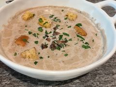 松露菌菇汤-SHADOWS•Bistro&Eatery(安福路店)
