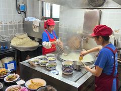 -镇南锅盖面馆(解放路店)