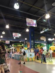 -维佳童话镇演出现场(徐东店)