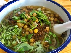 金牌杂酱面-胖胖板凳面