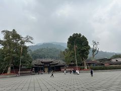 -峨眉山报国寺