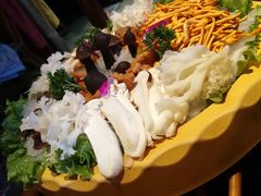 -老牌坊云南鱼豆花火锅(爱建店)