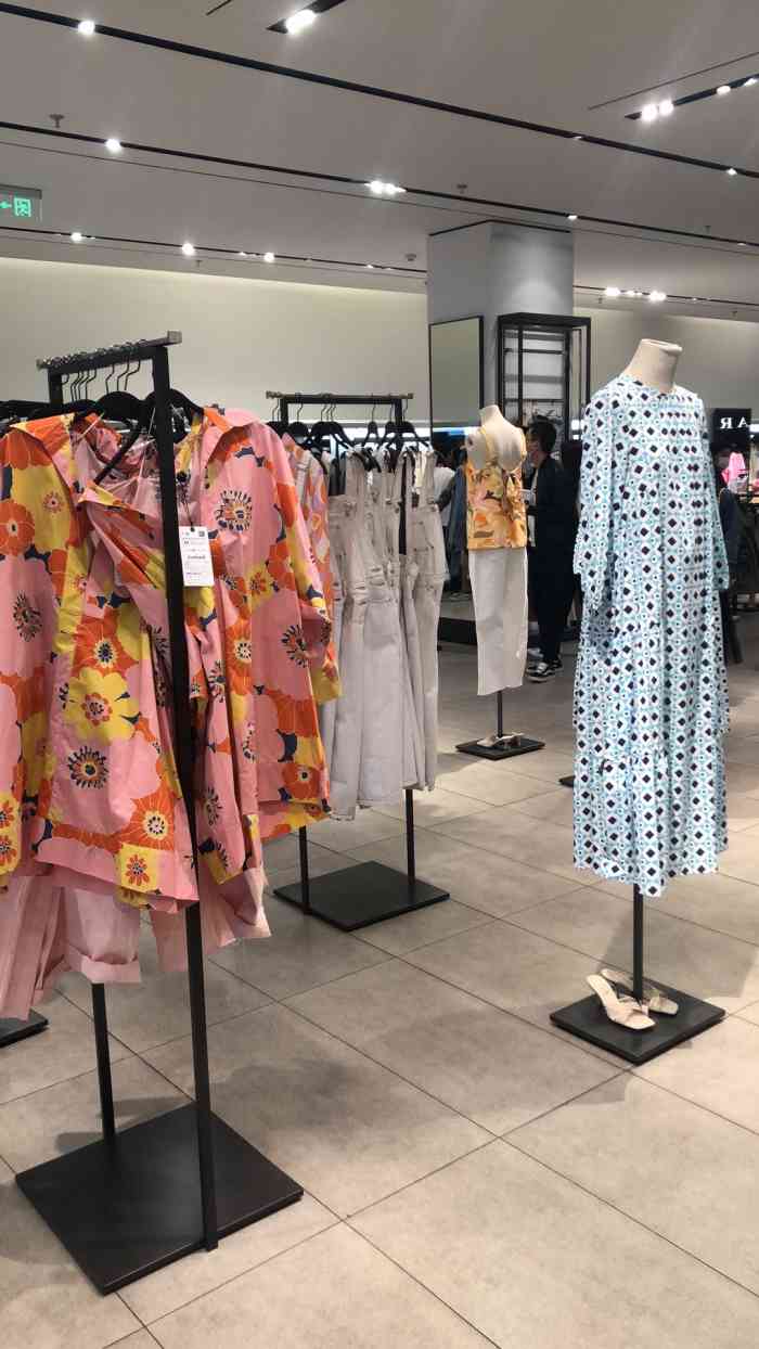 zara(荟聚购物中心西红门店)-"好看[调皮] 衣服上新的很快,你这次去.