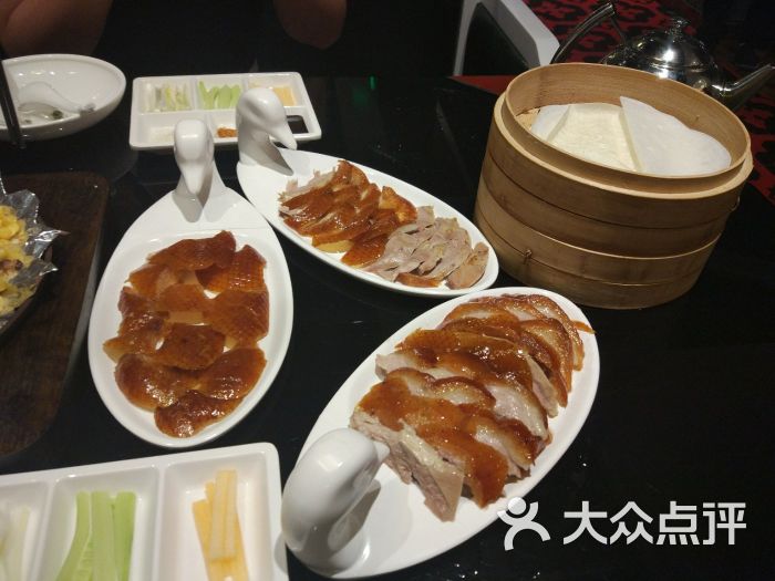 皇城根北京风味主题餐厅(胡同菜)极品烤鸭图片 - 第1张