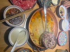 -洱火云南酸菜牛肉火锅(石景山当代商城店)