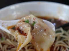 2两抄手-秦云老太婆摊摊面(磁器口店)