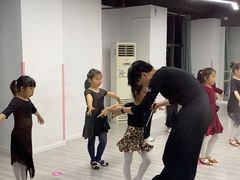 -雅米拉艺术中心(少儿舞蹈培训)