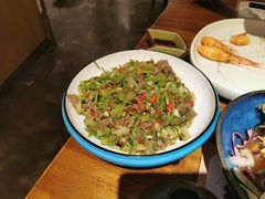 7秒爆炒黄牛肉-罗氏十三活虾餐厅(光谷K11购物艺术中心店)