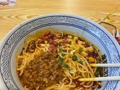 -魔都三兄弟酸辣粉·蘸卤炸串(虹桥万科店)