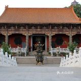 如今每天都有很多人来烧香拜佛。这里香火也很旺