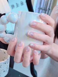 -芊屿芊浔美甲