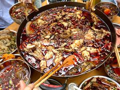 -鸿顺老铁锅美蛙鱼府(解放碑店)