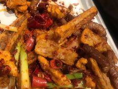 香辣藕条炒牛干巴-云海肴·汽锅鸡·云南菜(天山百盛优客店)