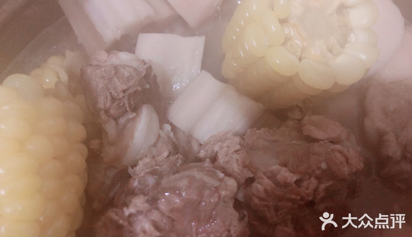 好吃又好喝的养身玉米排骨藕王汤