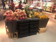 -中百仓储超市有限公司(越秀星汇维港店)