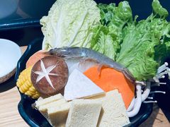 -呷哺呷哺(普陀乐购真北店)