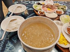 -桥香园云南过桥米线(金马碧鸡店)
