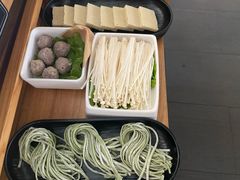 -左庭右院鲜牛肉火锅(浦江欢乐颂店)