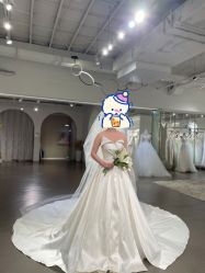 -艾米丽婚纱礼服