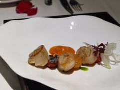 煎扇贝配红椒泡沫佐柚子胡椒酱-王品牛排(福州泰禾店)